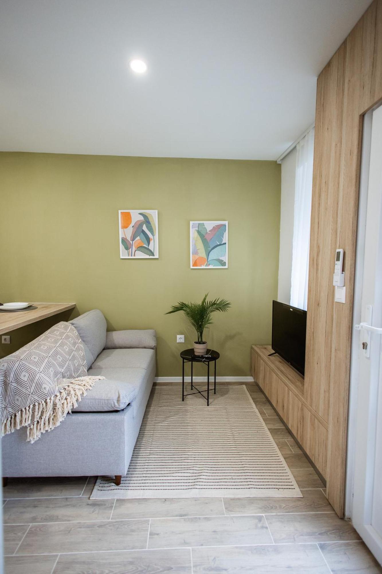 Cozy Studio Apartment In Osijek - Self Check In Bagian luar foto