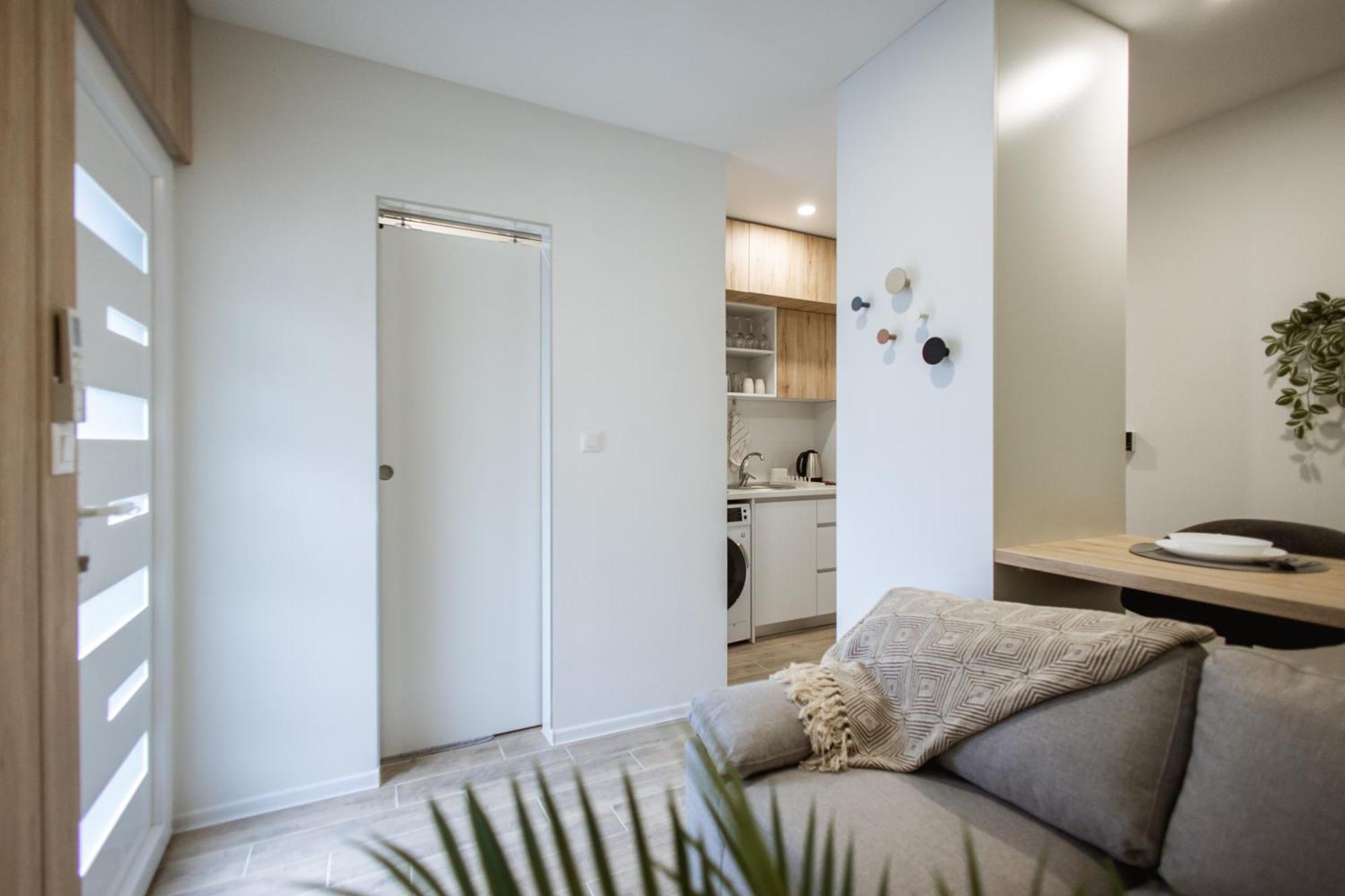 Cozy Studio Apartment In Osijek - Self Check In Bagian luar foto