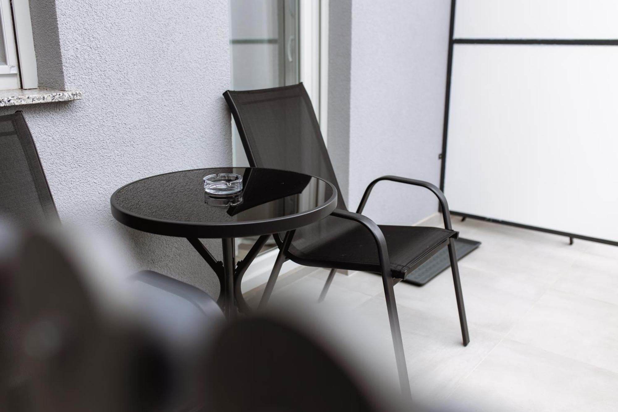 Cozy Studio Apartment In Osijek - Self Check In Bagian luar foto