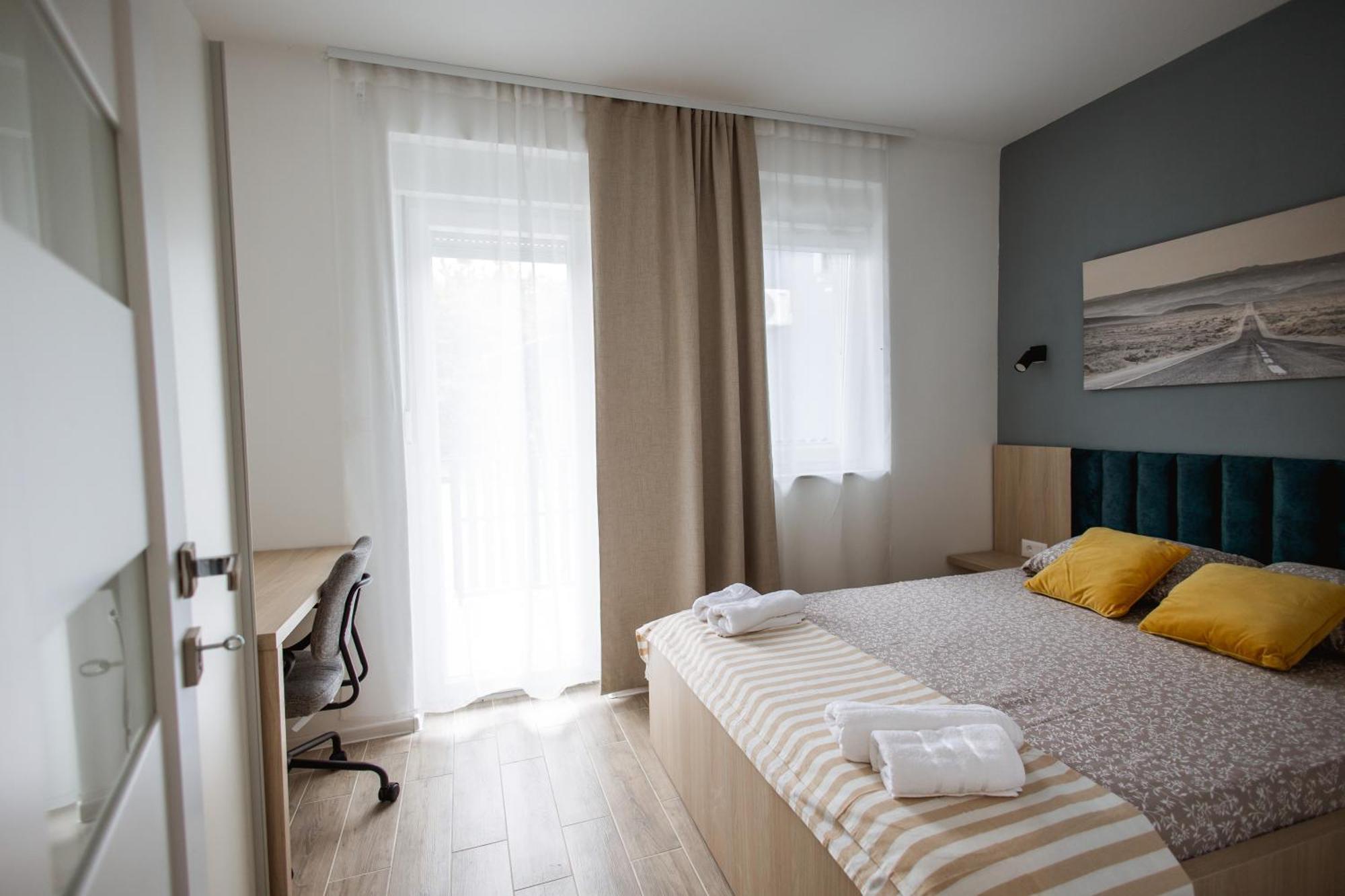 Cozy Studio Apartment In Osijek - Self Check In Bagian luar foto