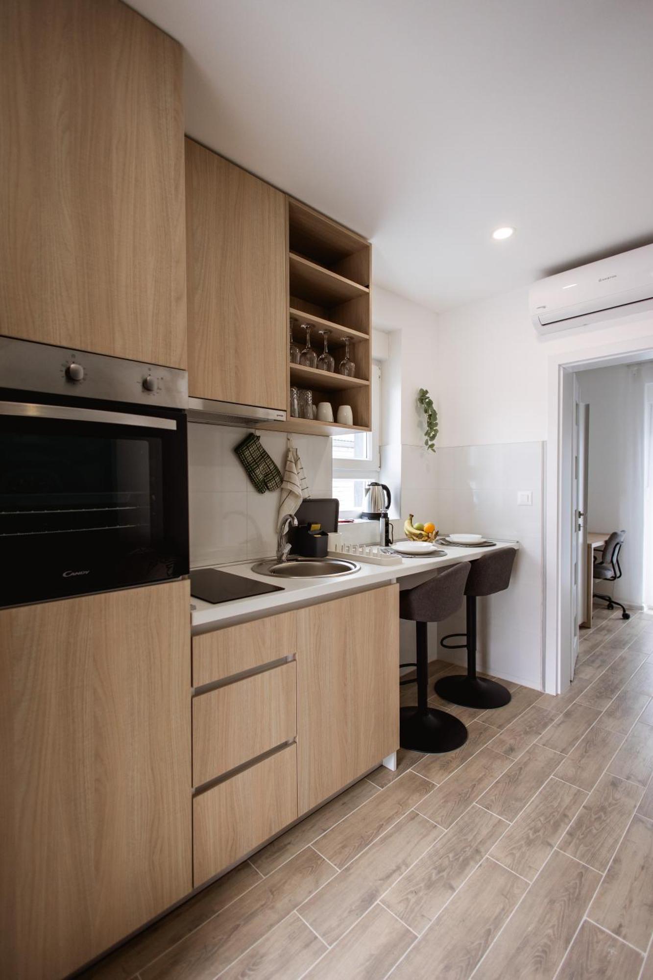 Cozy Studio Apartment In Osijek - Self Check In Bagian luar foto